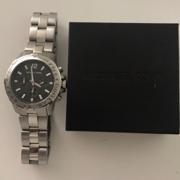 ⭐️⭐️ Host Pick ⭐️⭐️ Men’s Stainless Steal Michael Kors Watch - Picture 5 of 7